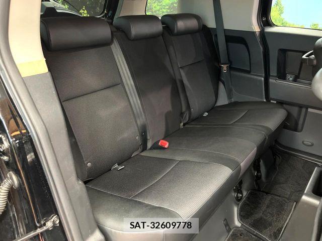 Toyota FJ CRUISER 2013-11 7058566-9