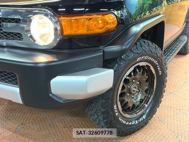 Toyota FJ CRUISER 2013-11 7058566-11