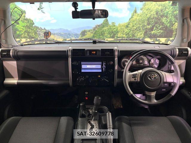 Toyota FJ CRUISER 2013-11 7058566-1