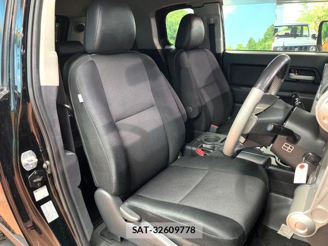 Toyota FJ CRUISER 2013-11 7058566-8
