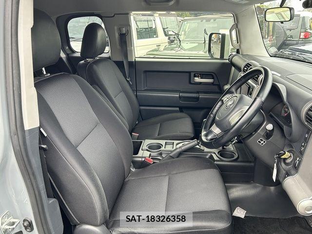 Toyota FJ CRUISER 2015-01 7058564-6