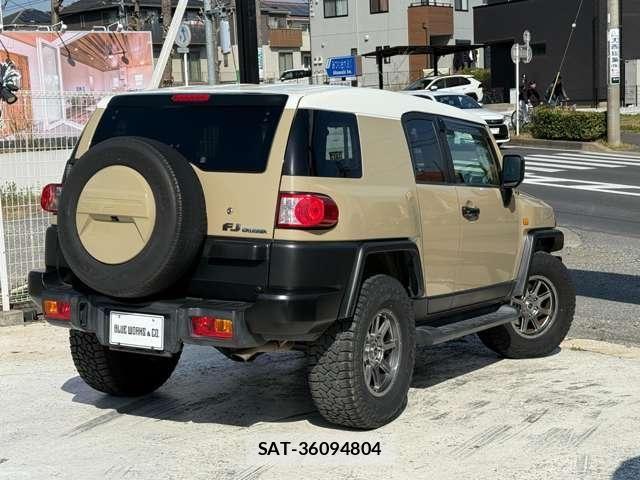 Toyota FJ CRUISER 2011-06 7218647-12