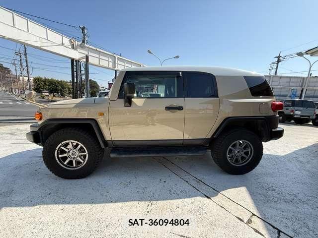 Toyota FJ CRUISER 2011-06 7218647-14