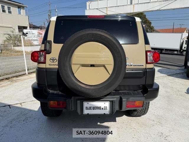 Toyota FJ CRUISER 2011-06 7218647-16