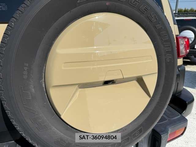 Toyota FJ CRUISER 2011-06 7218647-17