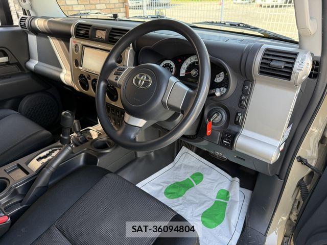 Toyota FJ CRUISER 2011-06 7218647-22