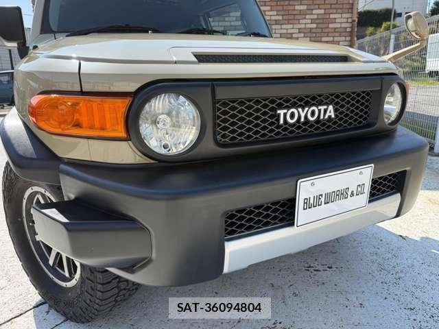 Toyota FJ CRUISER 2011-06 7218647-3