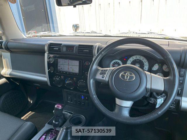 Toyota FJ CRUISER 2012-04 7218646-14