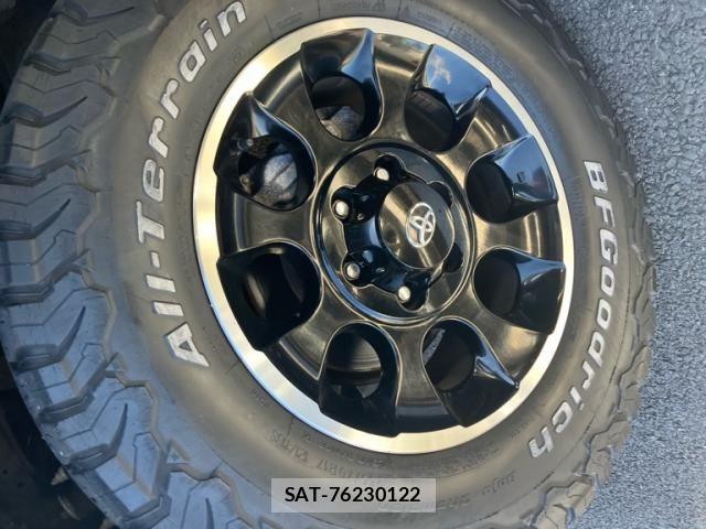 Toyota FJ CRUISER 2012-04 7218648-9