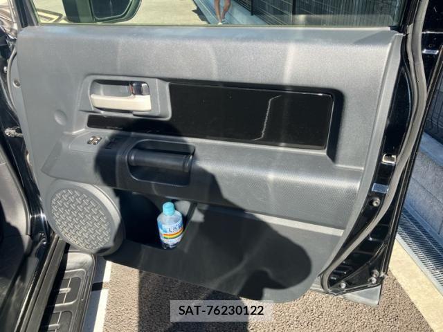 Toyota FJ CRUISER 2012-04 7218648-15