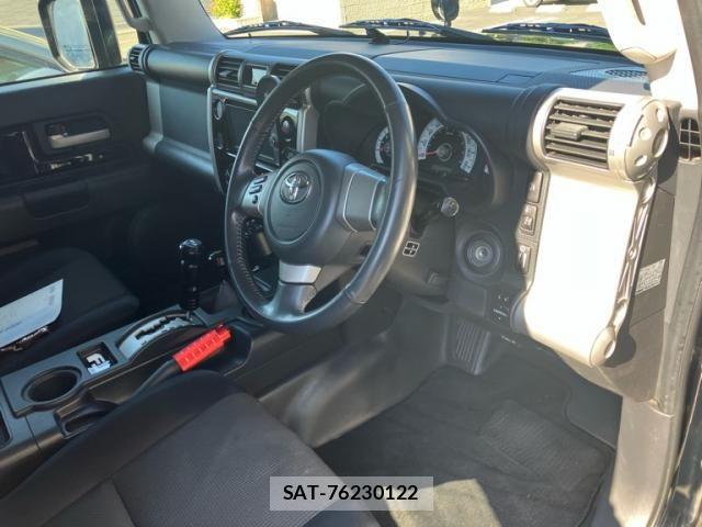 Toyota FJ CRUISER 2012-04 7218648-16