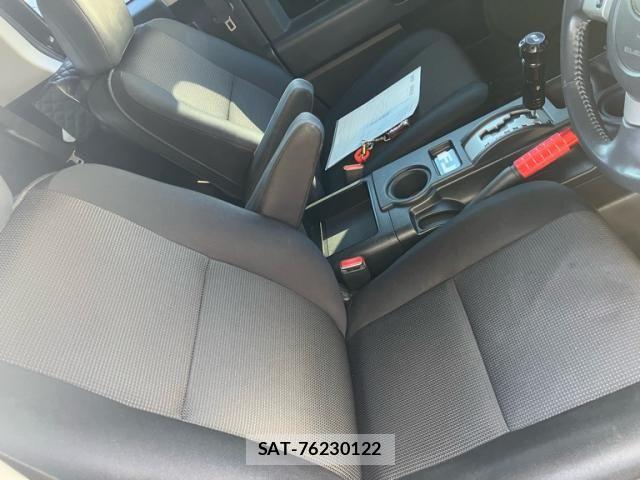 Toyota FJ CRUISER 2012-04 7218648-17