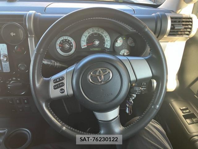 Toyota FJ CRUISER 2012-04 7218648-19