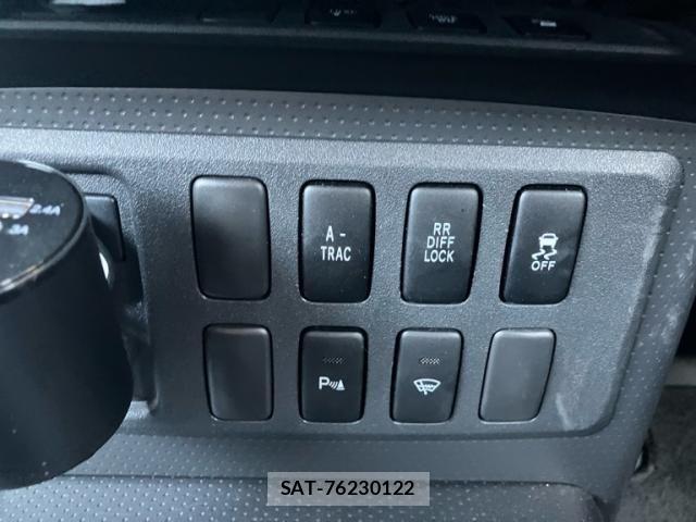 Toyota FJ CRUISER 2012-04 7218648-23