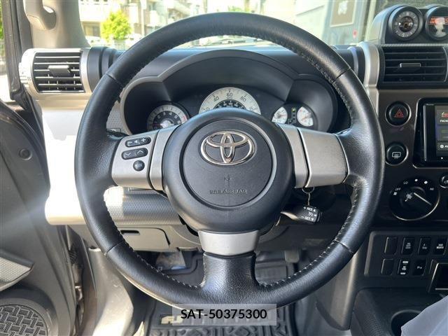 Toyota FJ CRUISER 2011-07 7218642-17