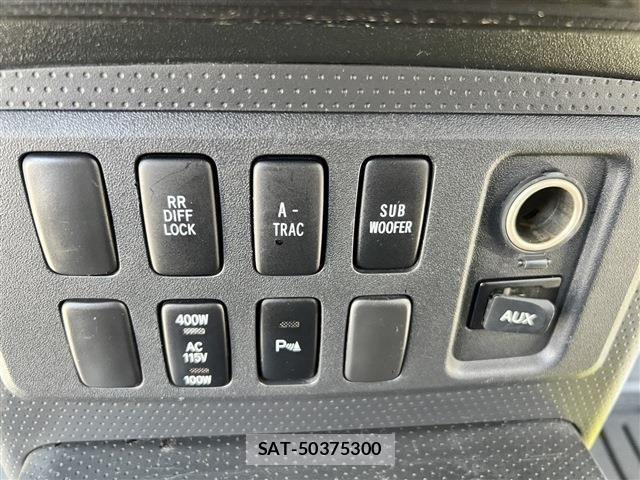 Toyota FJ CRUISER 2011-07 7218642-19