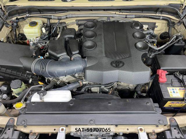 Toyota FJ CRUISER 2012-06 7218652-17