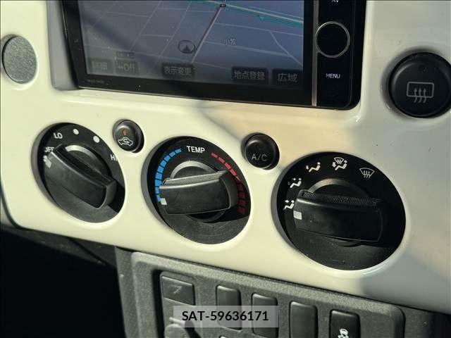 Toyota FJ CRUISER 2012-07 7218649-17