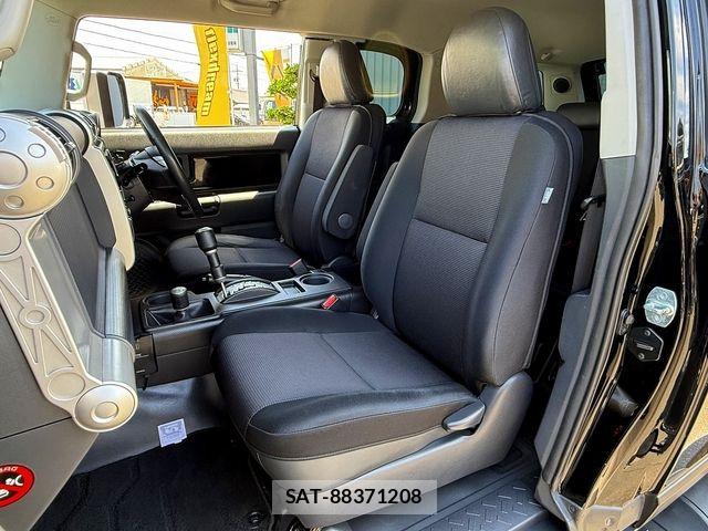 Toyota FJ CRUISER 2011-10 7218641-13
