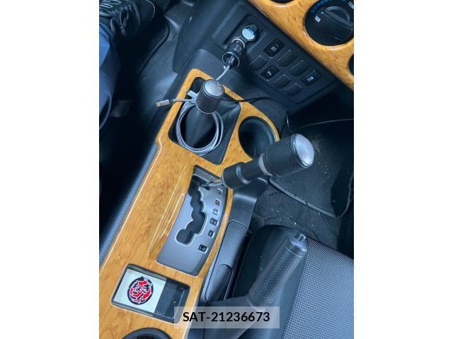 Toyota FJ CRUISER 2012-02 7250816-15