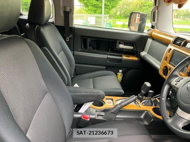 Toyota FJ CRUISER 2012-02 7250816-7