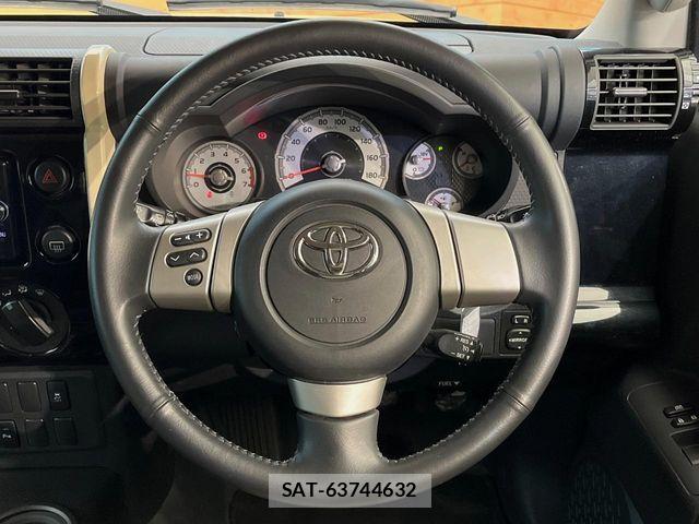 Toyota FJ CRUISER 2018-03 7250810-12