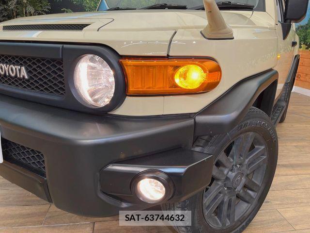 Toyota FJ CRUISER 2018-03 7250810-13