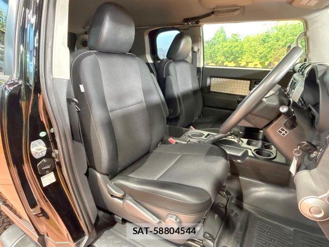 Toyota FJ CRUISER 2015-03 7250811-7