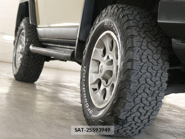Toyota FJ CRUISER 2010-11 7250814-9