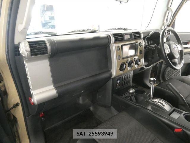 Toyota FJ CRUISER 2010-11 7250814-22