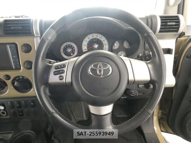 Toyota FJ CRUISER 2010-11 7250814-23