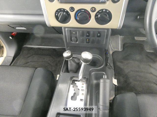 Toyota FJ CRUISER 2010-11 7250814-28