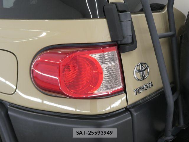 Toyota FJ CRUISER 2010-11 7250814-8