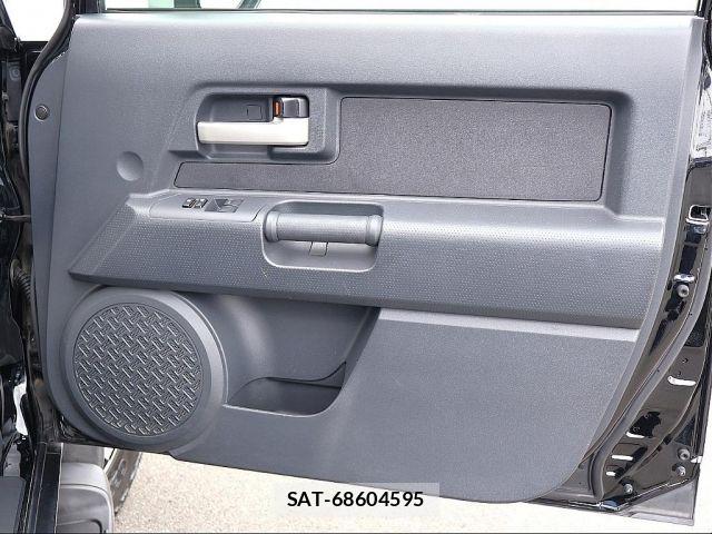 Toyota FJ CRUISER 2011-01 7271896-13