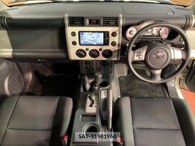 Toyota FJ CRUISER 2017-07 7271897-1