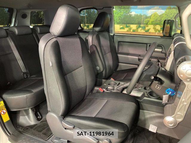 Toyota FJ CRUISER 2017-07 7271897-7