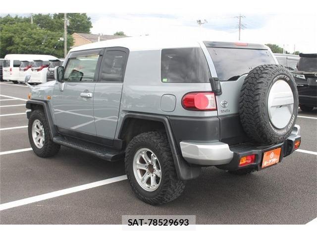 Toyota FJ CRUISER 2012-11 7271898-10