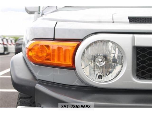 Toyota FJ CRUISER 2012-11 7271898-16