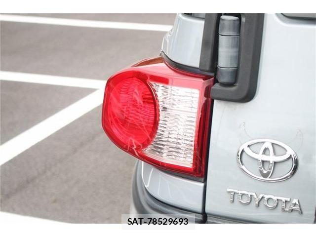 Toyota FJ CRUISER 2012-11 7271898-18