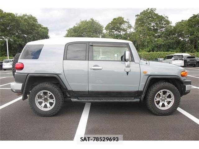 Toyota FJ CRUISER 2012-11 7271898-7