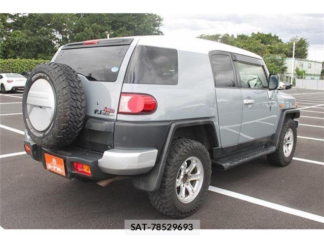 Toyota FJ CRUISER 2012-11 7271898-8