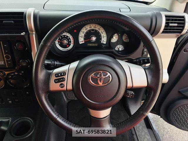 Toyota FJ CRUISER 2012-11 7327081-12