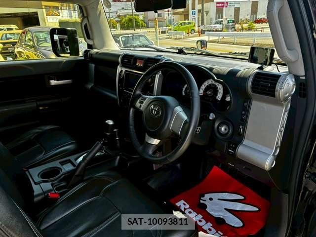 Toyota FJ CRUISER 2013-02 7327083-26