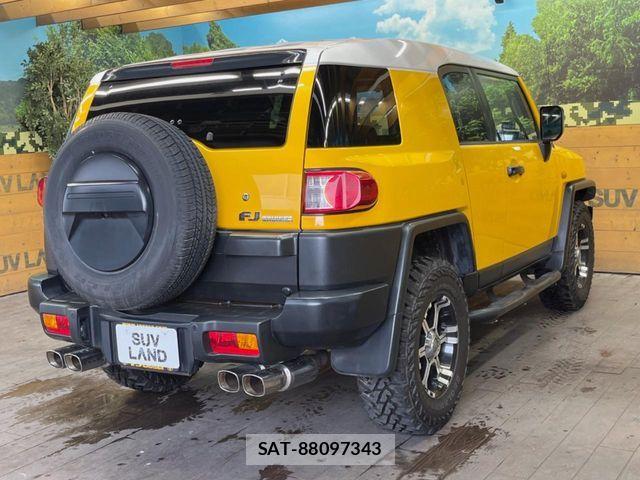 Toyota FJ CRUISER 2012-01 7357772-16