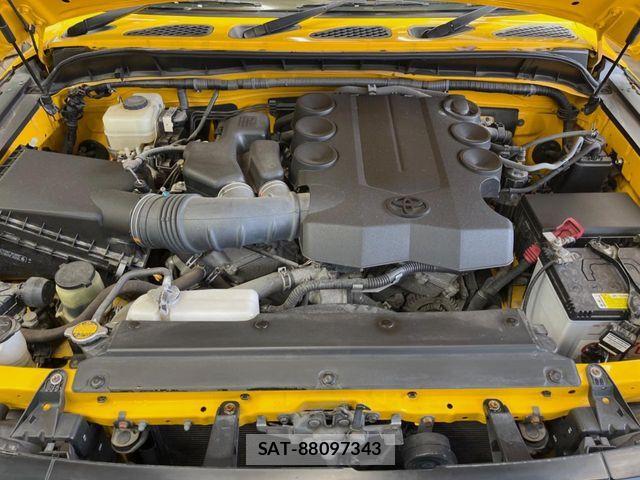 Toyota FJ CRUISER 2012-01 7357772-17