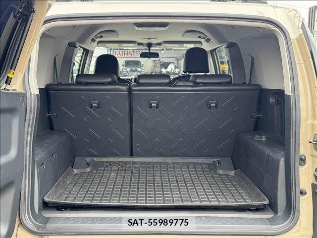 Toyota FJ CRUISER 2011-06 7357781-12