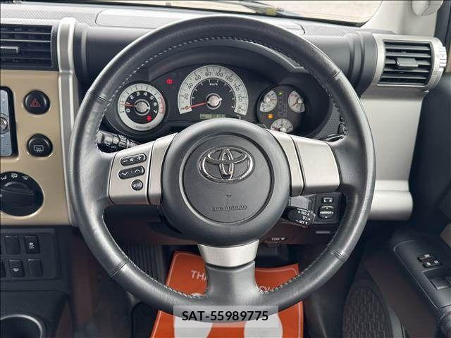 Toyota FJ CRUISER 2011-06 7357781-14