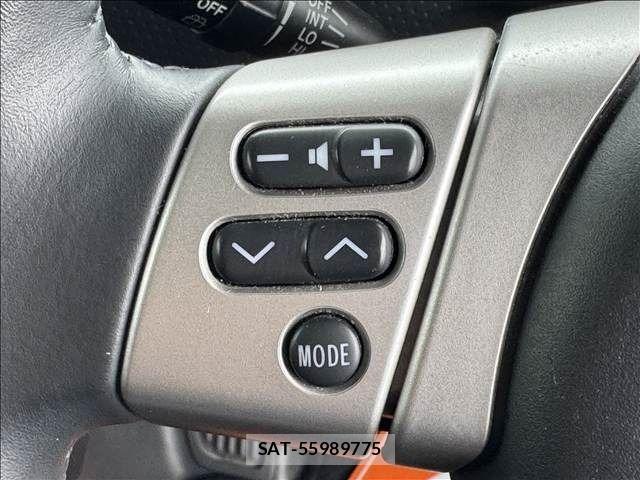 Toyota FJ CRUISER 2011-06 7357781-16