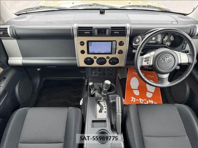 Toyota FJ CRUISER 2011-06 7357781-1