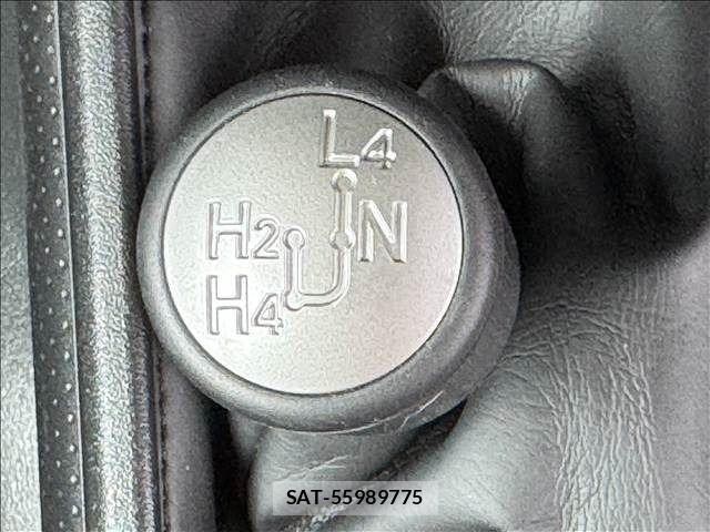 Toyota FJ CRUISER 2011-06 7357781-23